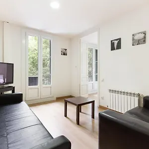 https://spacious-4bed2bath-apartment-in-sant-antoni.topbarcelonahotels.com